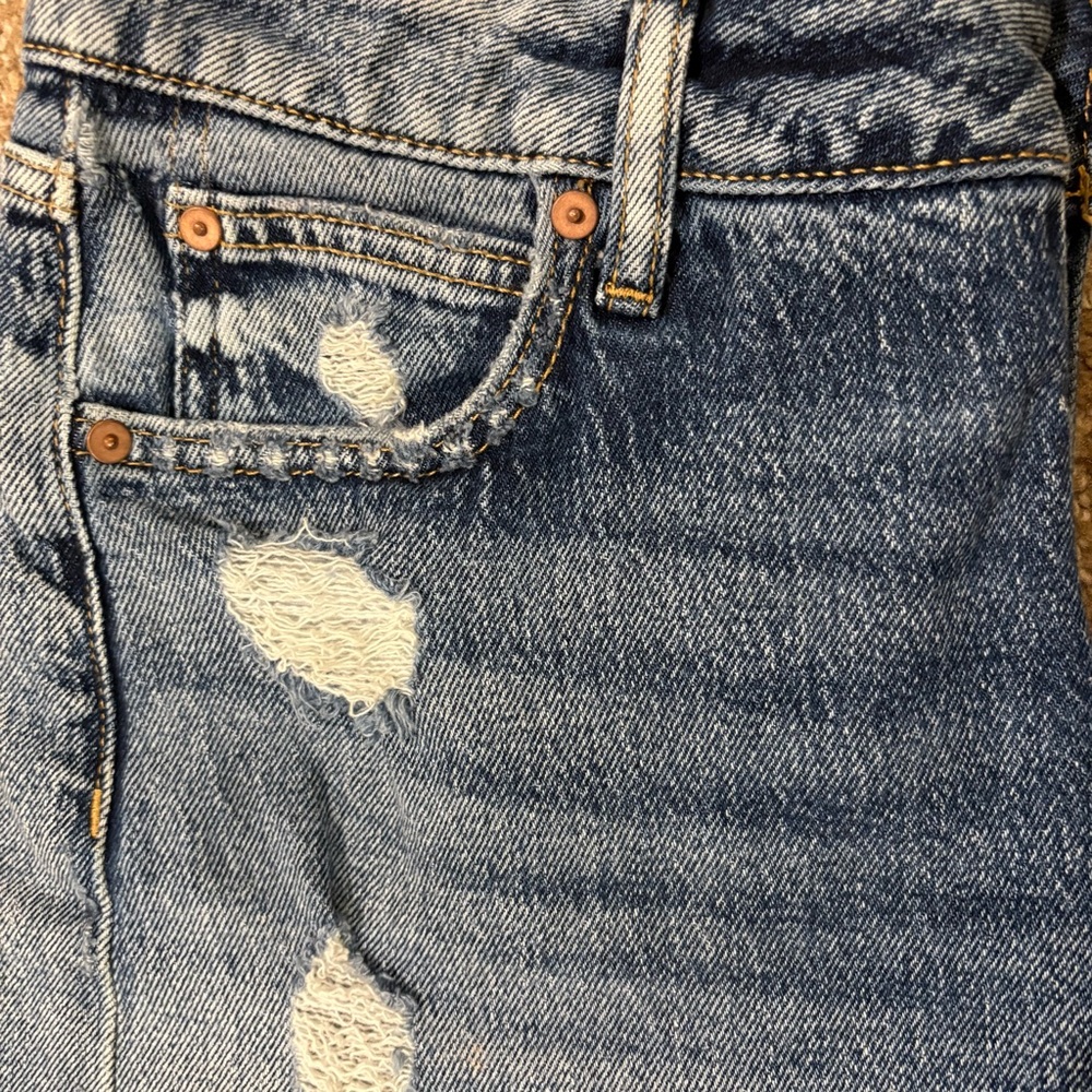 Maurice’s Goldie Blues Cheeky Shorts  Size 8 Distressed Raw Hemmed Medium Wash - Picture 6 of 10